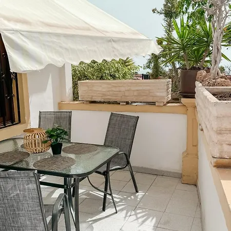 Appartamento Seaescape With Ocean, King Size Bed, Wifi, Smart Tv, Free Parking 2 Pools Access